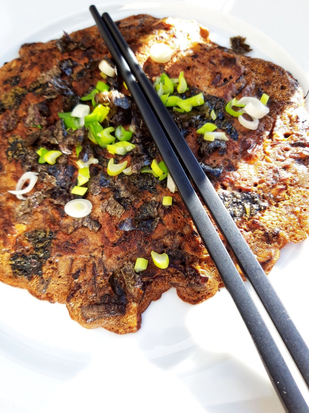 Okonomiyaki: „clătite” japoneze cu varză și sos de&nbsp;soia