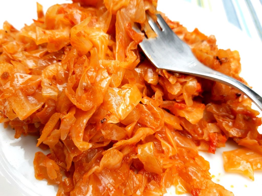 Varză nouă călită: rețeta&nbsp;buncii