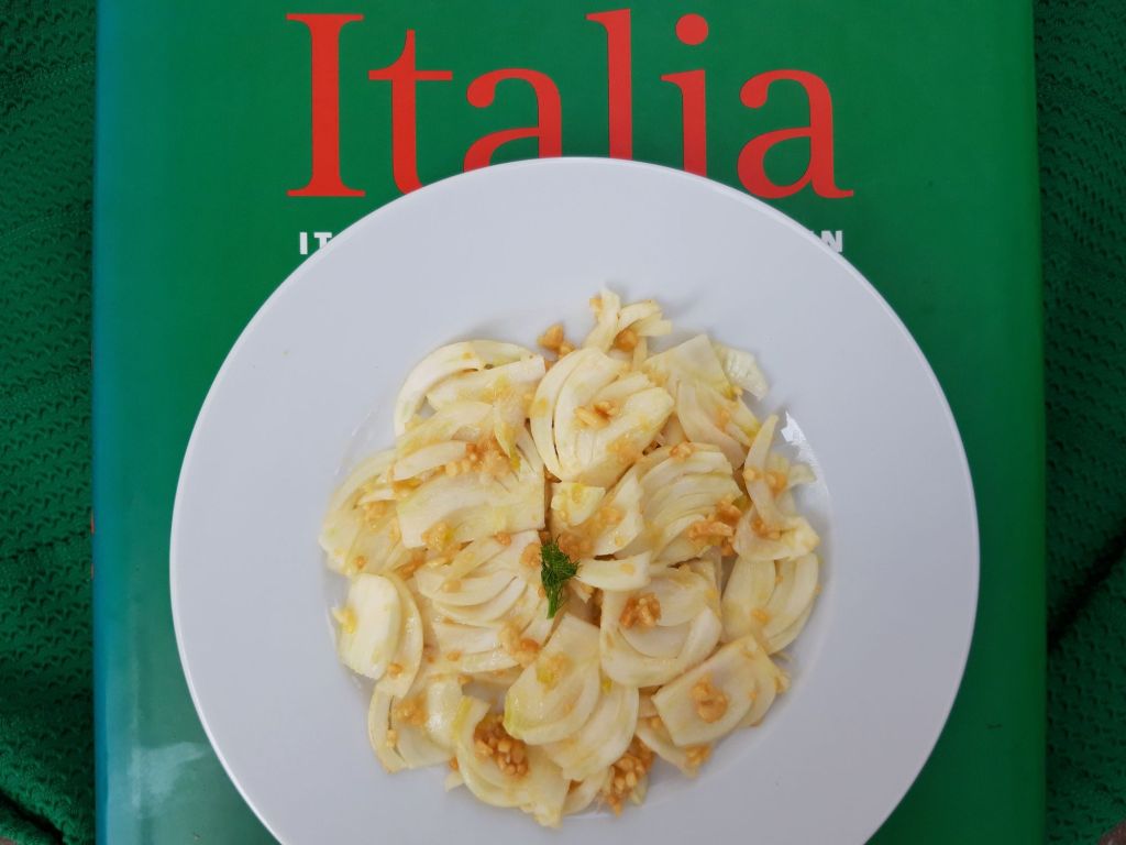 Salată de fenicul cu&nbsp;arahide