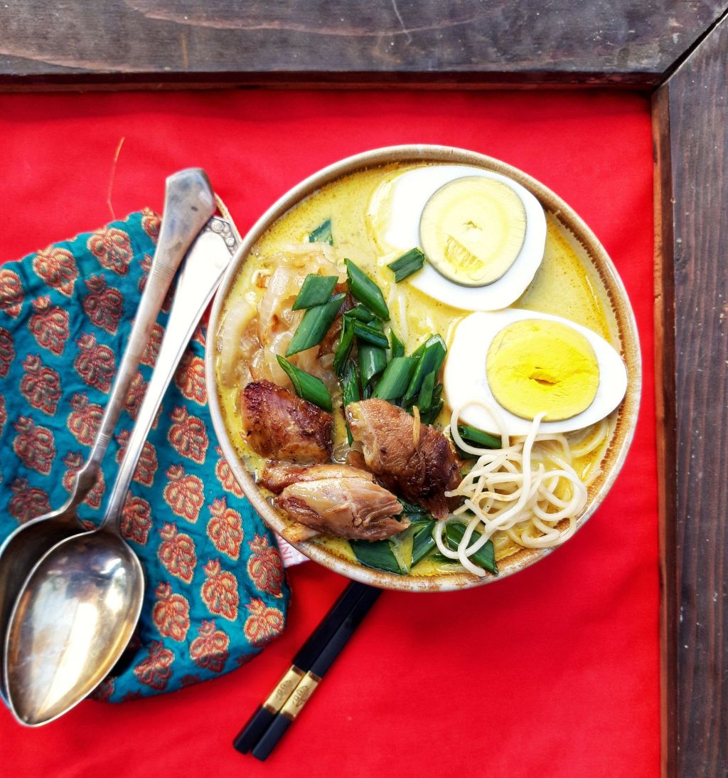 Supa de pui cu cocos&nbsp;burmeza