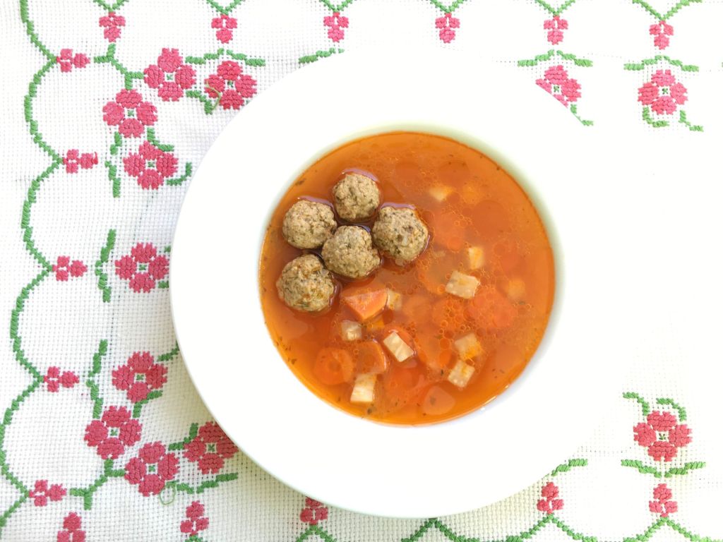 Ciorba de perisoare a&nbsp;bunicii