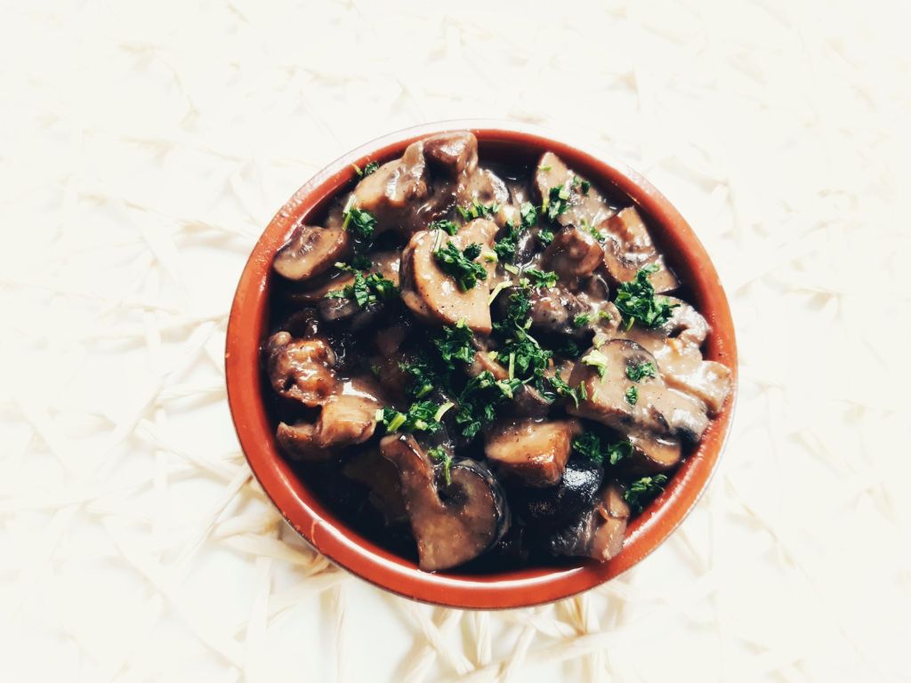 „Ciulama” de ciuperci cu lapte de&nbsp;cocos