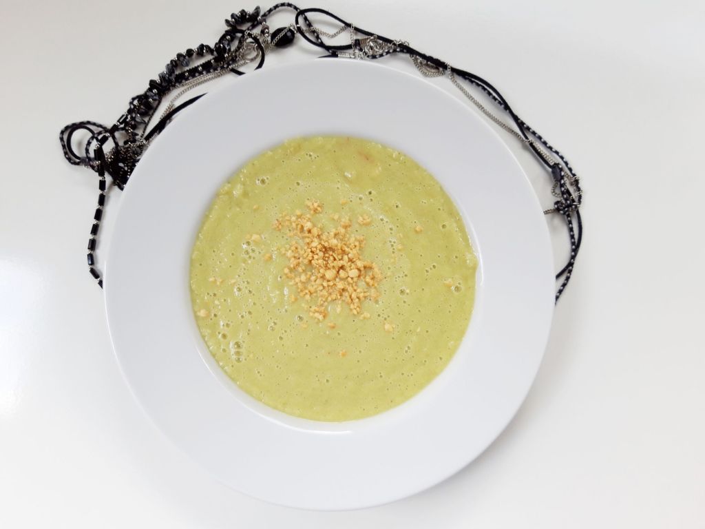 Supa rece de avocado cu&nbsp;castravete