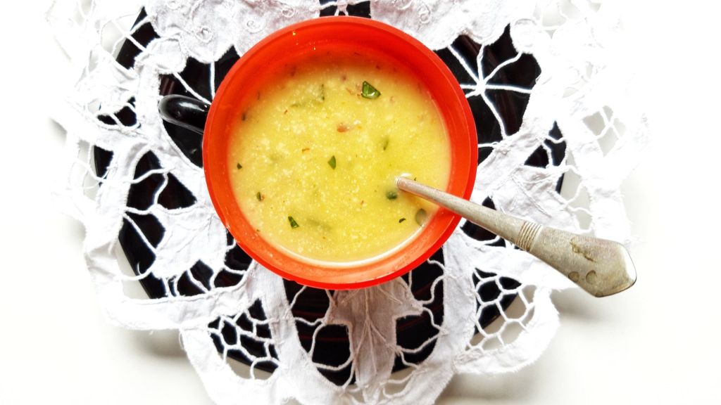 Supa din cartofi cu cozi de&nbsp;sparanghel